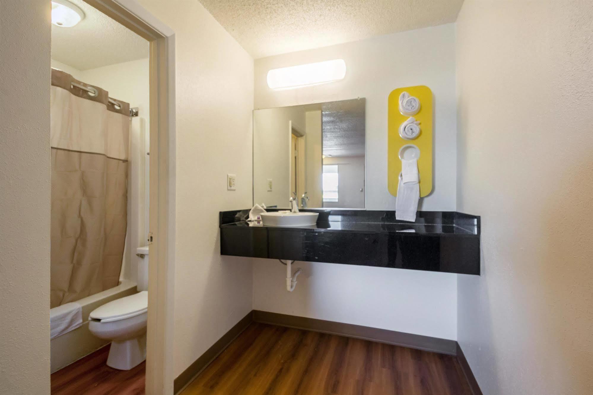 Hotel 465 By Regency Indianapolis Exterior photo
