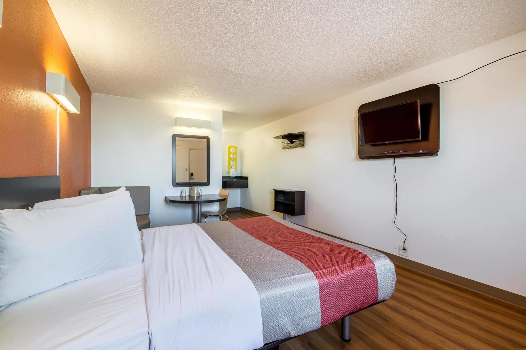 Hotel 465 By Regency Indianapolis Exterior photo